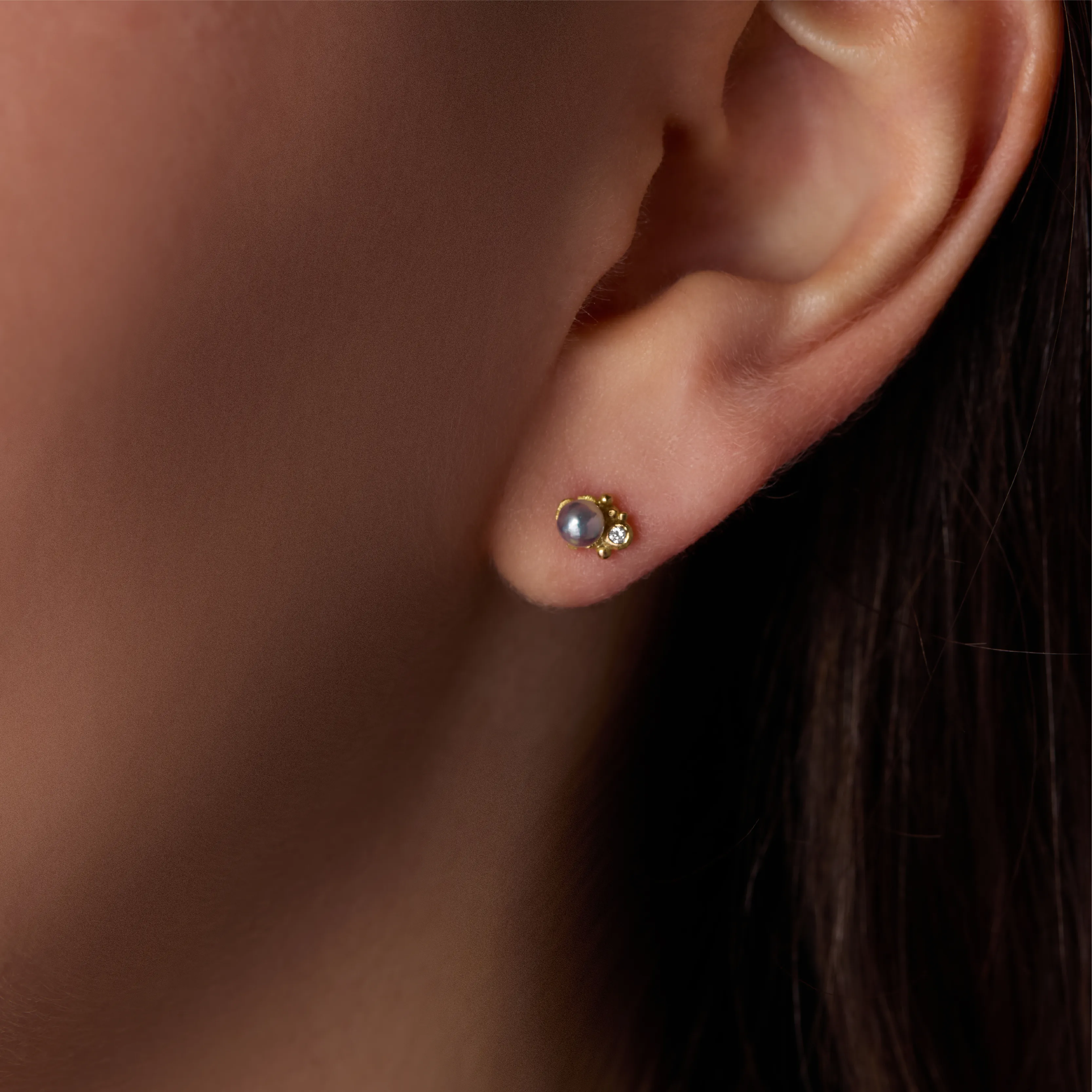 18k Gold Akoya Pearl Stud Earrings