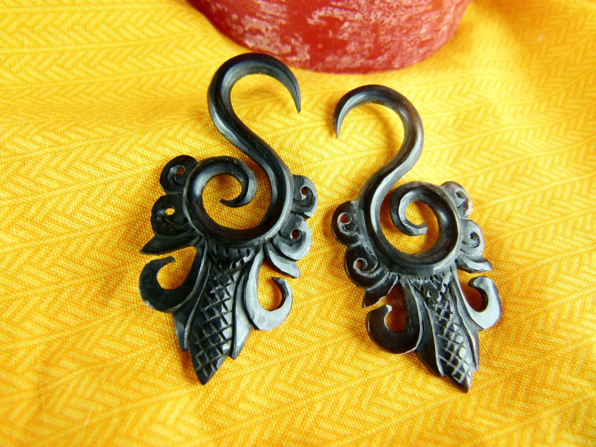 Black Carved Stretching Hanger Earrings (Pair)  - B010