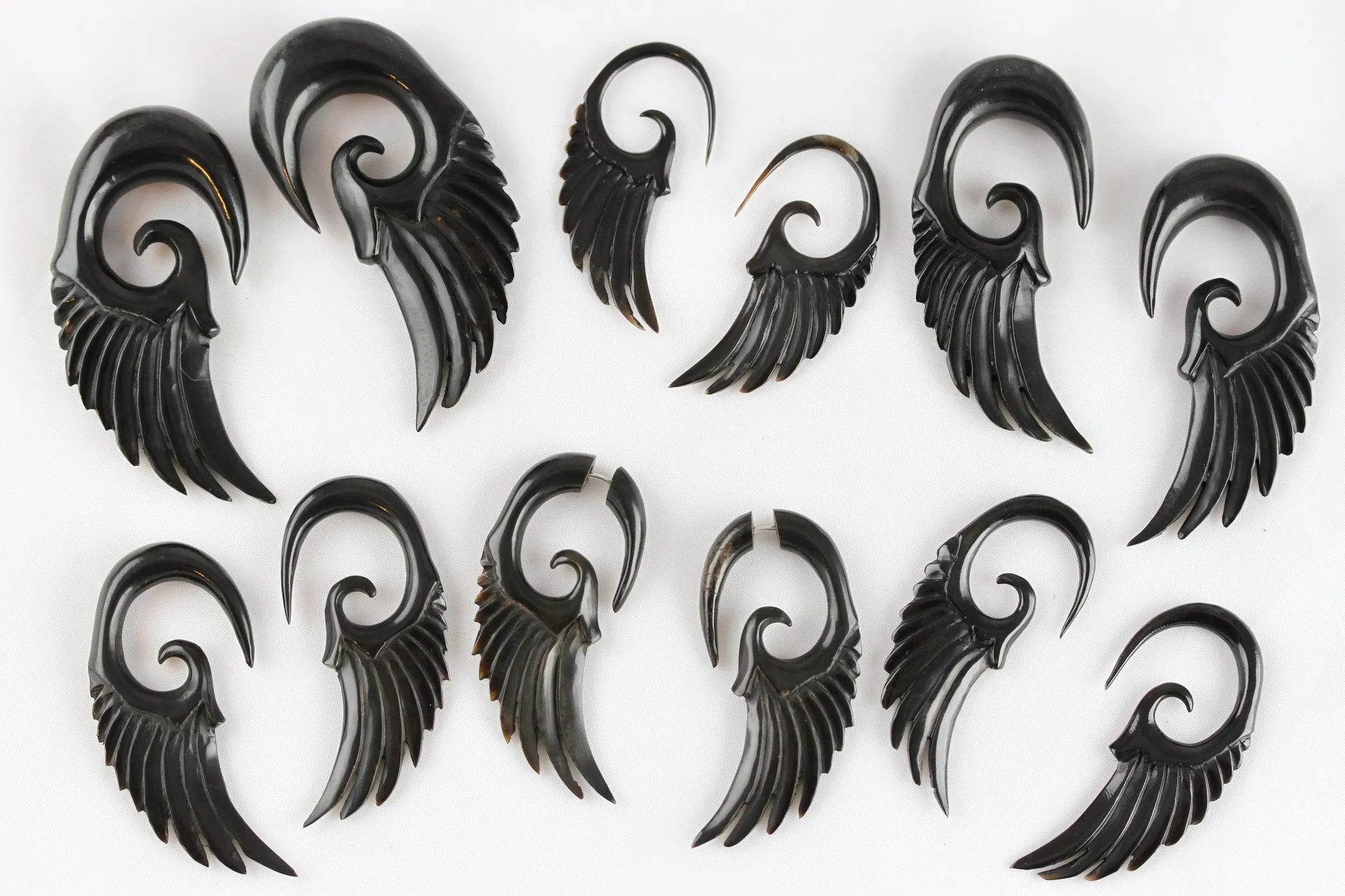 Black Feather Gauged Earrings - Black Wing Plugs (Pair) - B008