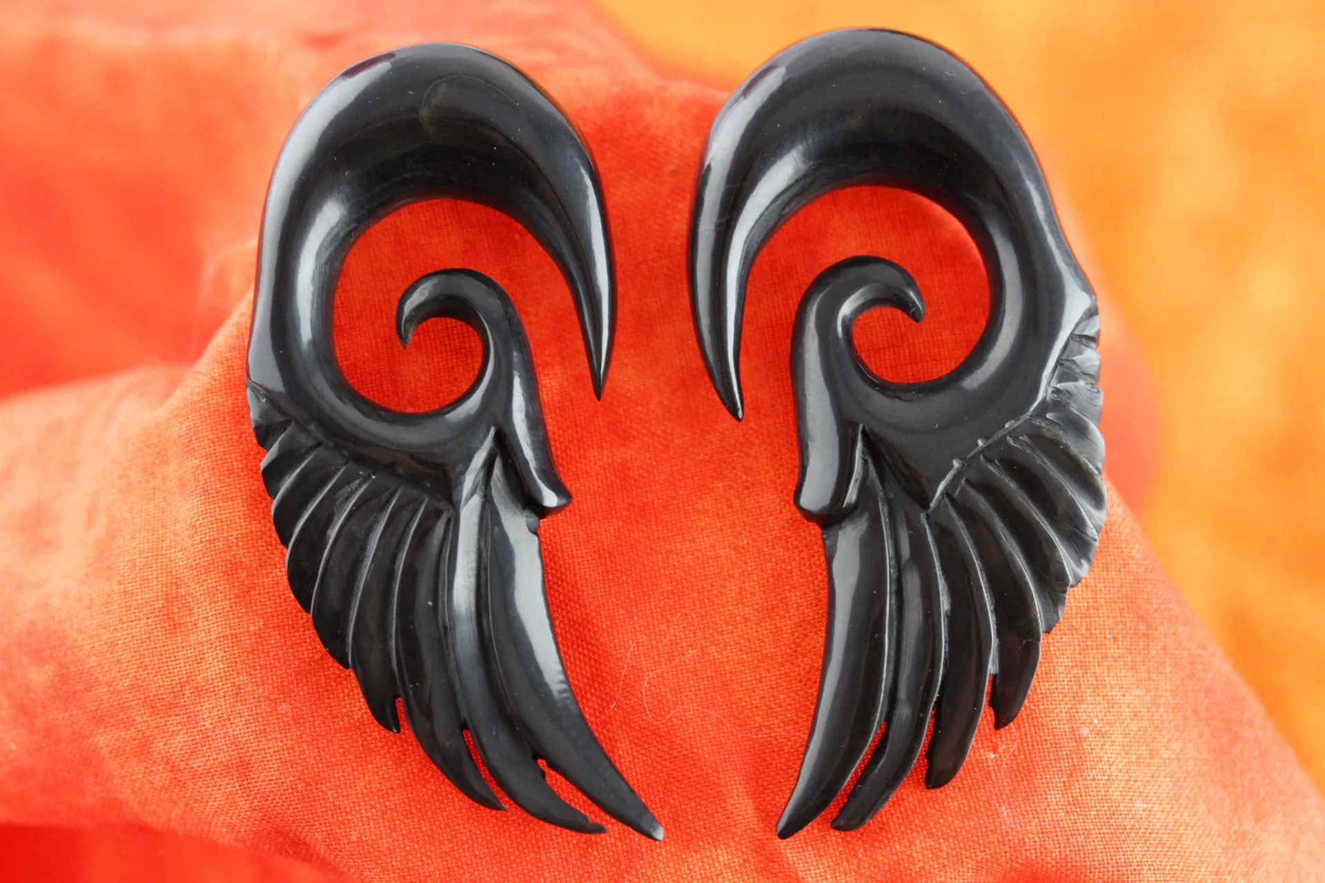 Black Feather Gauged Earrings - Black Wing Plugs (Pair) - B008