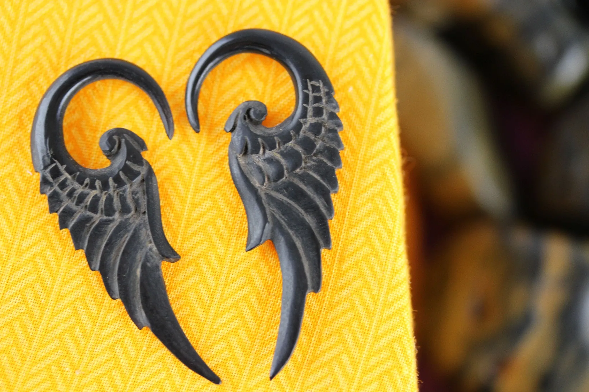 Black Feather Stretch Gauge Earrings (Pair) - B034