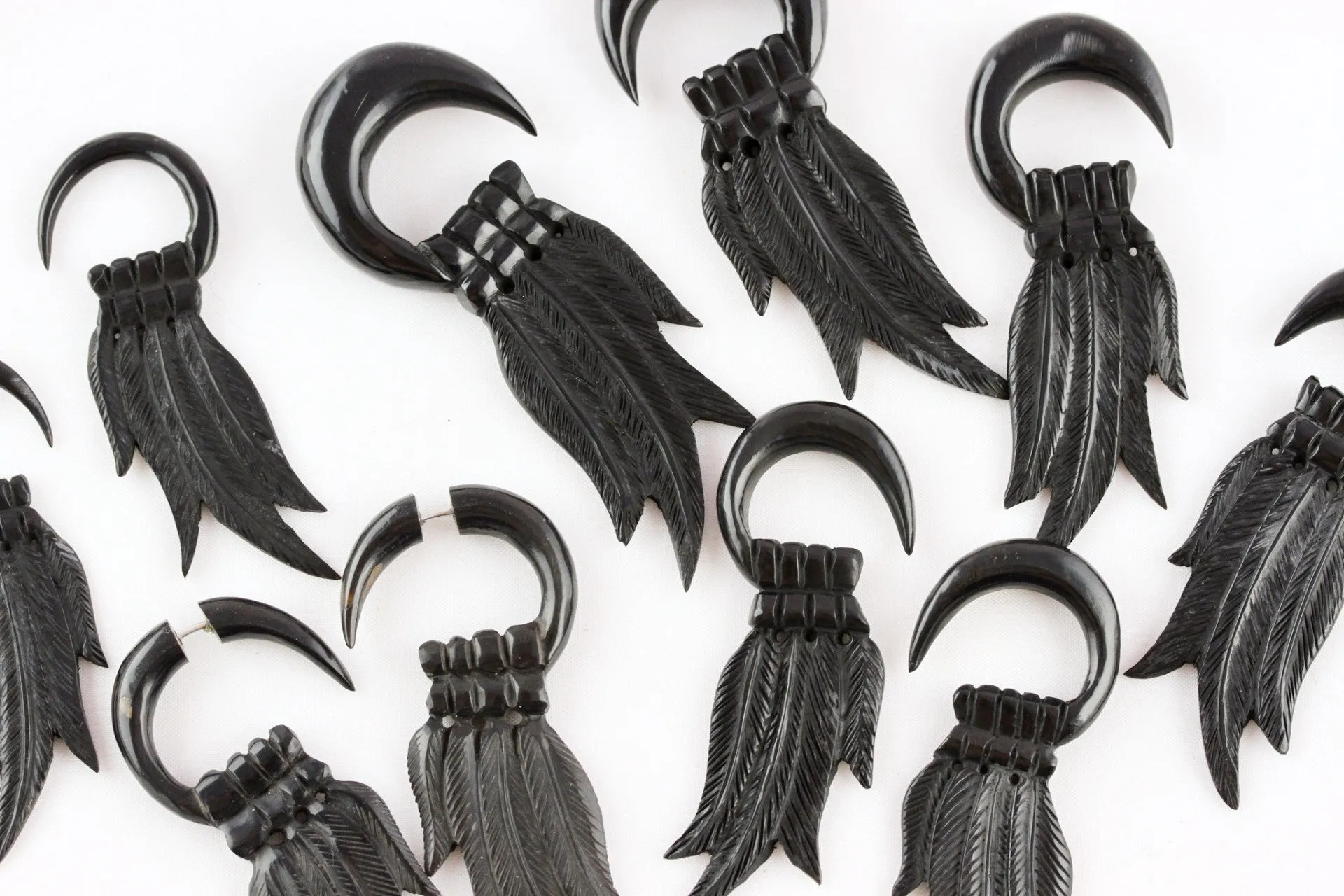 Black Four Feather Horn Hangers (Pair) - B027