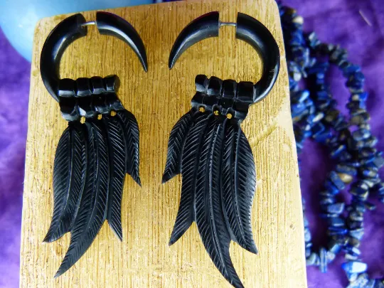 Black Four Feather Horn Hangers (Pair) - B027