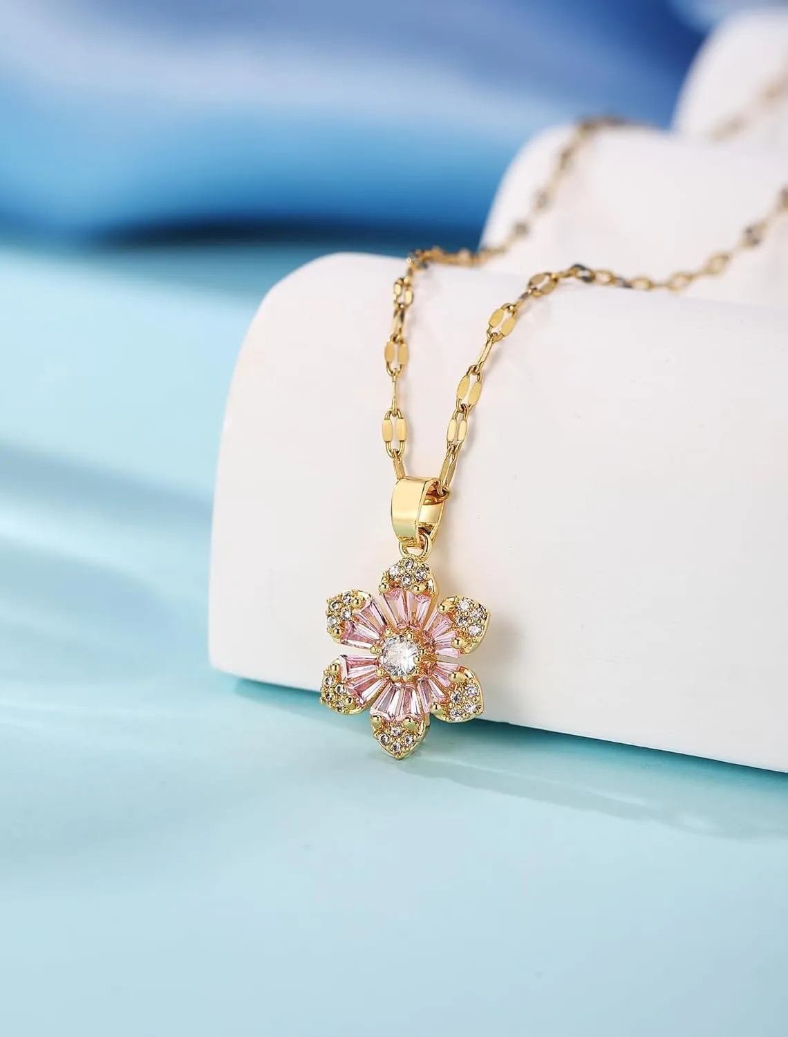 Necklace for women - Star, Moon, Phoenix, Swan, Emerald, Pink, Jewelry Gift for Women and Mothers - Ideal for Everyday Wear