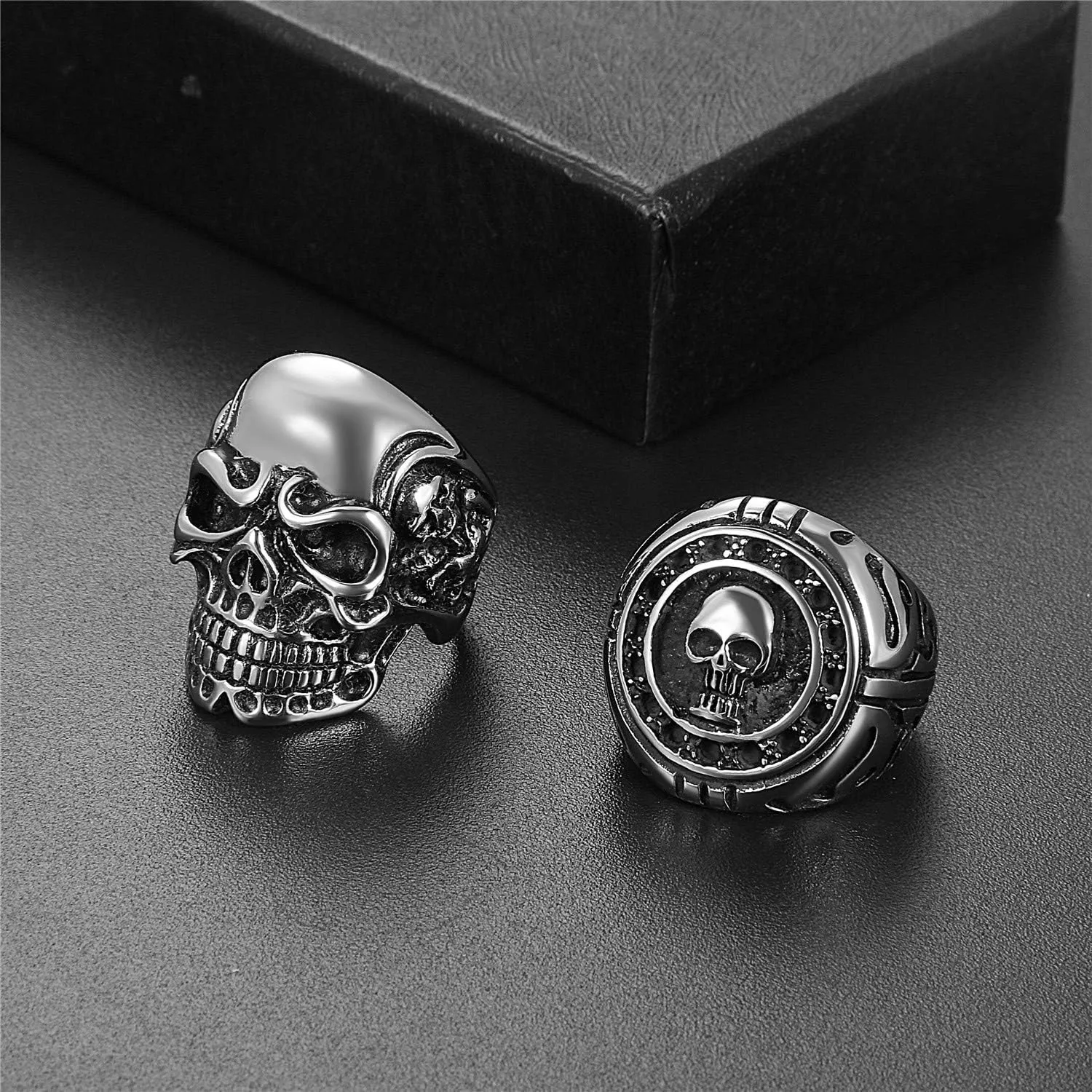 OIDEA 2Pcs Bikers Stainless Steel Gothic Skulls Ring,Black Silver, Size 8-15
