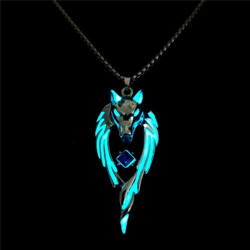 Wolf Necklace Pendant for Women Men Stainless Steel Luminous Animal Wolf Totem Necklace Teen Halloween Glow in the Dark Jewelry